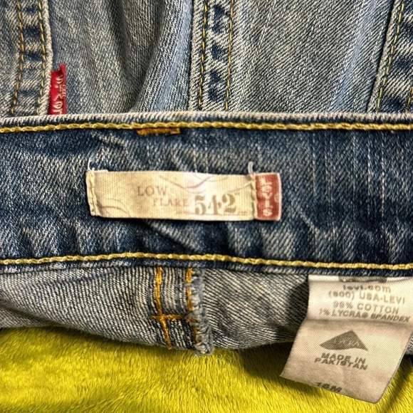 Well Loved Vintage Levi Low Flare Jeans Sz 16 - Picture 3 of 11